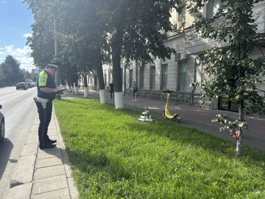 На проспекте Ленина в Екатеринбурге 42-летний самокатчик сбил ребенка (ФОТО)