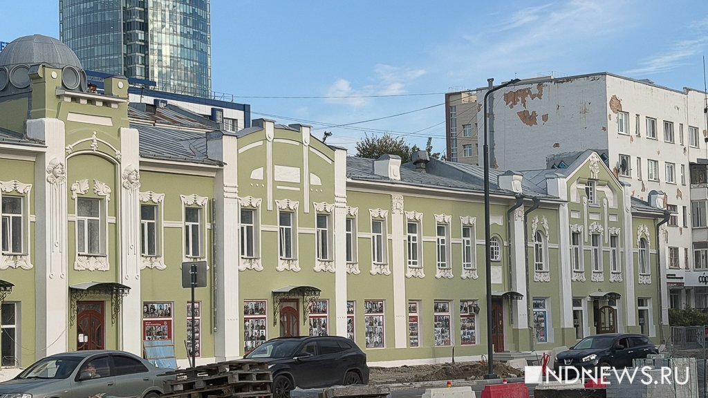 На здание аптеки XIX века вернули лепнину (ФОТО)
