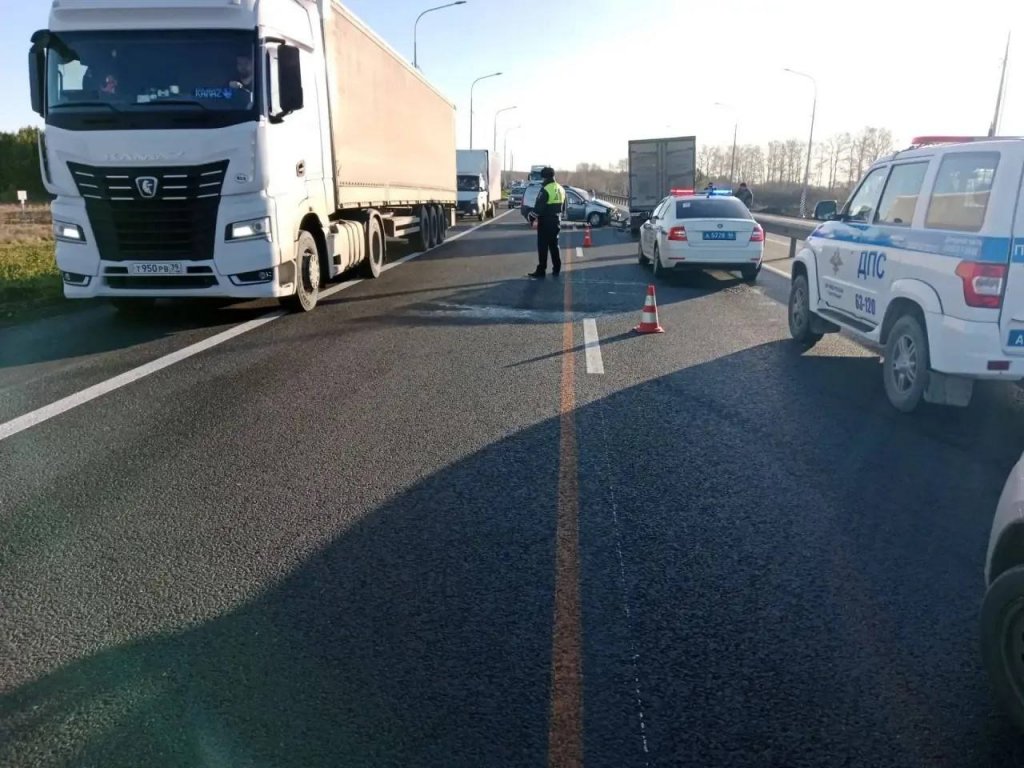 На Тюменском тракте введено реверсивное движение из-за ДТП (ФОТО)